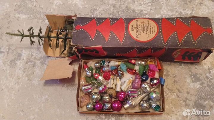 Набор новогодних мини-игрушек и елка