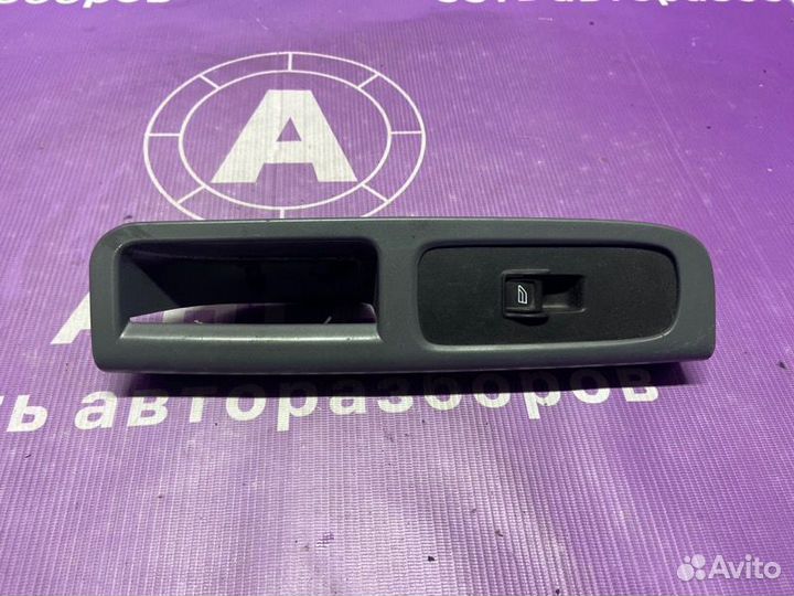 Кнопка стеклоподъемника передняя правая Volvo S40