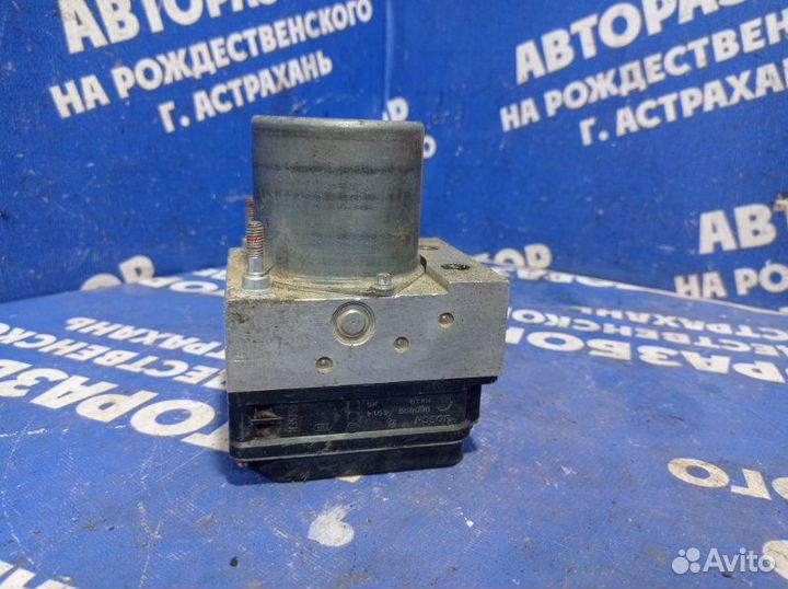 Блок abs Toyota Verso минивен 2ZR-FE 2009