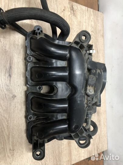 Коллектор впускной Peugeot 408