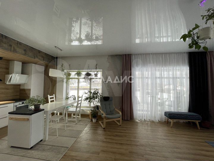 Дом 221 м² на участке 15 сот.