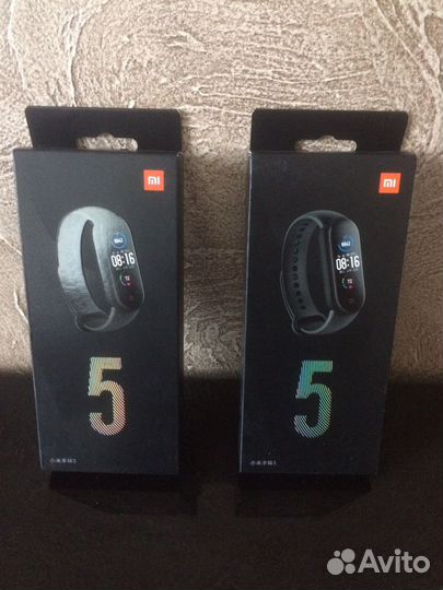 Фитнес-браслет Xiaomi Mi Band 5 (черный)