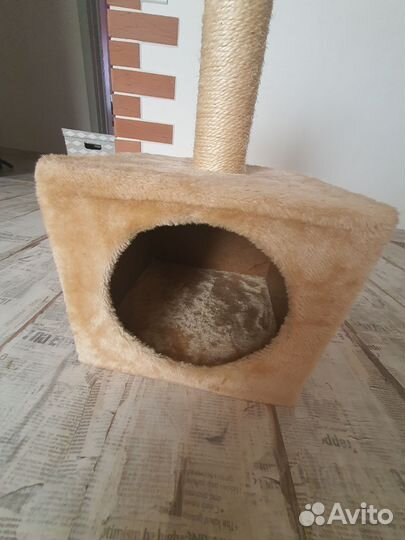 Домик для кошки с когтеточкой бу