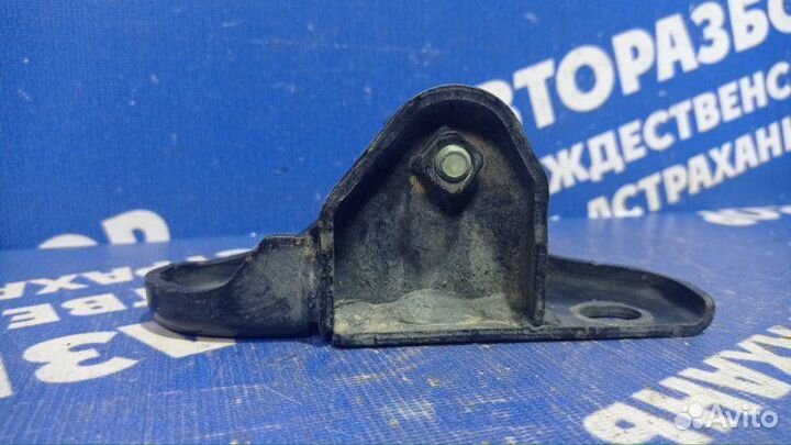 Кронштейн опоры двигателя Toyota Camry 30 седан