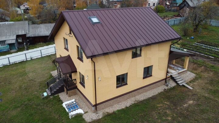 Дом 218 м² на участке 89 сот.