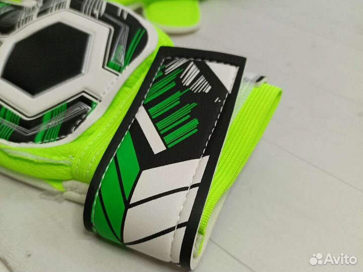 Перчатки вратарские