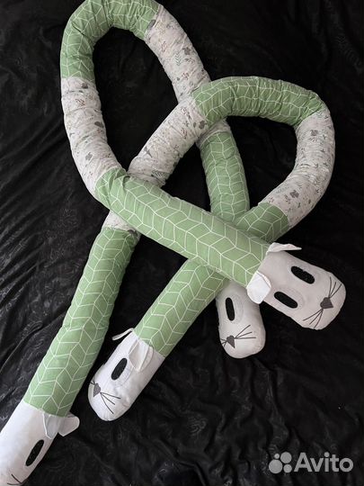 Бортик для кровати