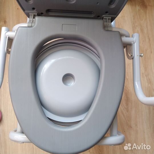 Кресло-стул туалетный для неходящих больных