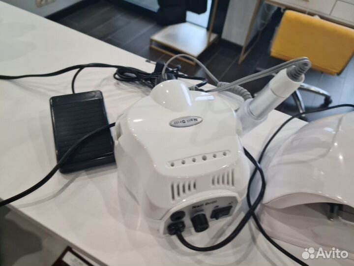 Аппарат для маникюра с лампой