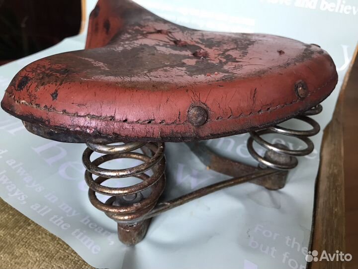 Старинное велосипедное сидение