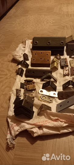 Продажа уголки и петли разные