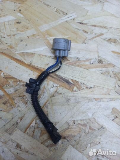 Разъём моторчика дворников Nissan Navara D40