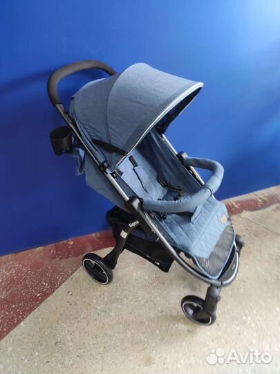 Коляска прогулочная 