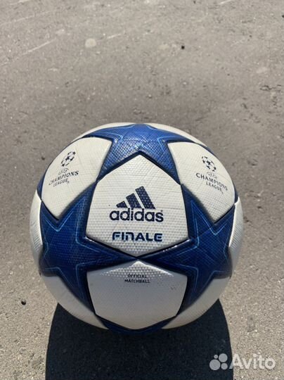 Футбольный мяч adidas лига чемпионов