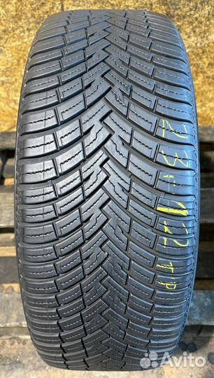 Pirelli Scorpion All Season SF2 235/45 R20