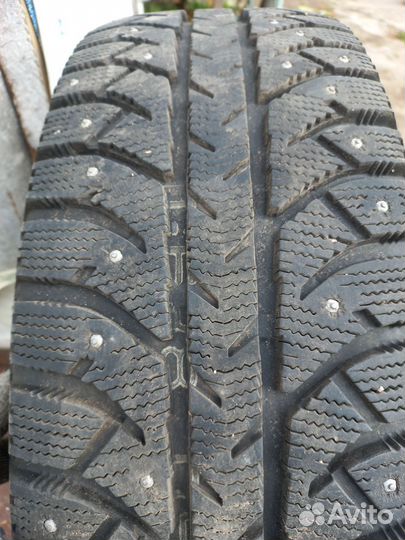 Комплект зимних колёс 215/65 r16