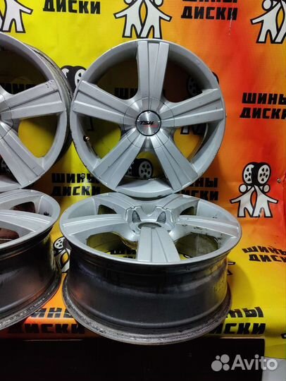 Литые диски R17 5*114.3 dia67.1 et41 7J