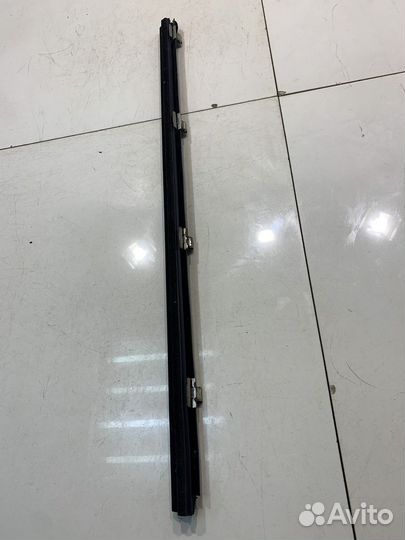 Уплотнитель стекла (задний, левый, внутренний)