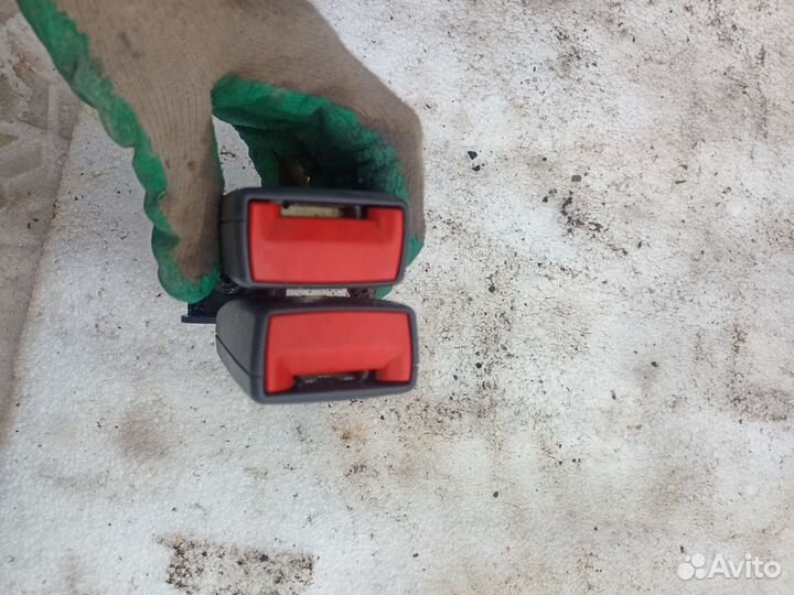 Ответная часть ремня безопасности задняя Opel