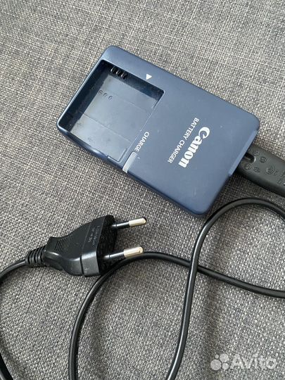 Зарядное устройство Canon CB-2LV