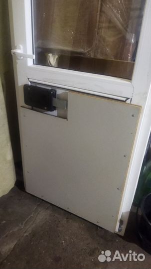 Дверь пластиковая бу