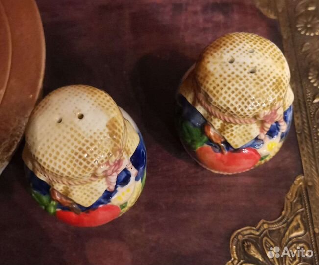 Фарфоровые солонка и перечница времен СССР