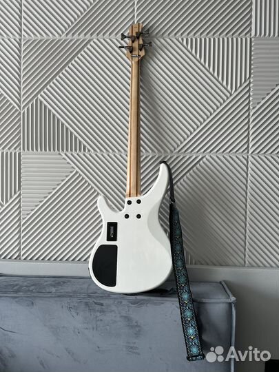 Бас гитара Yamaha trbx 304 Indonesia