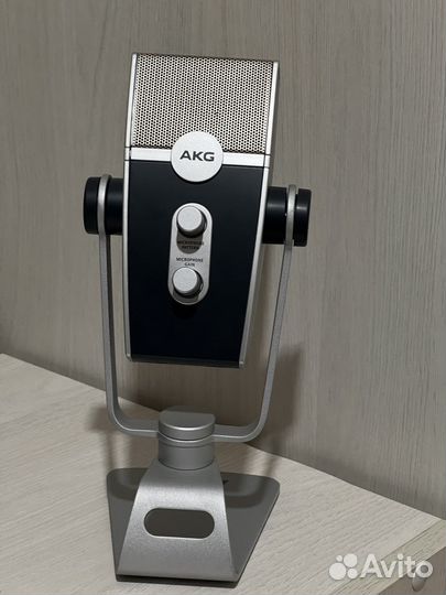Студийный микрофон akg lyra