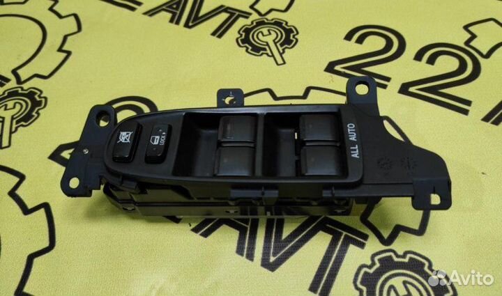 Блок управления стеклоподъемниками Lexus Gs350