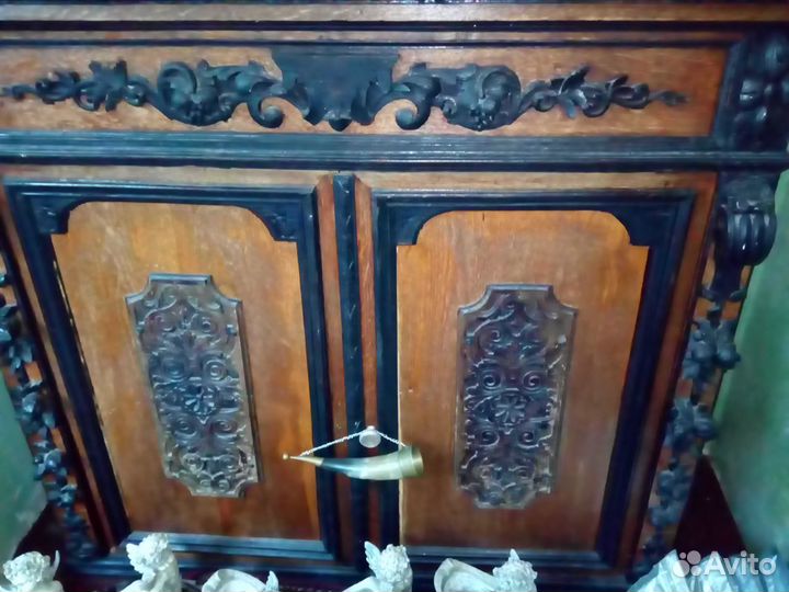 Шкаф антикварный