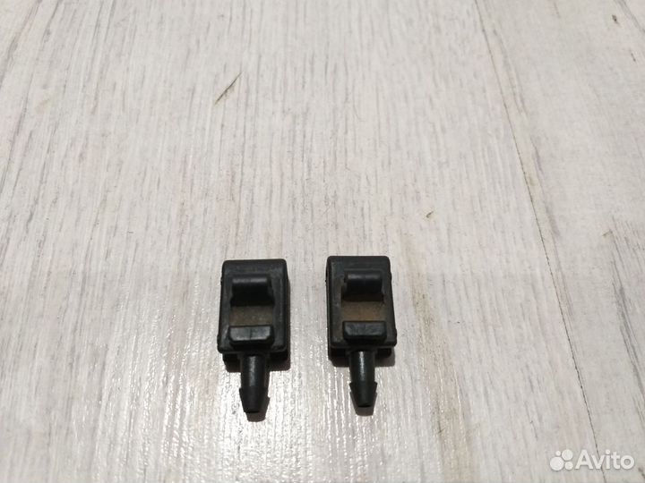 Форсунка омывателя Renault megane 2