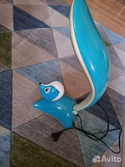 Настольная лампа