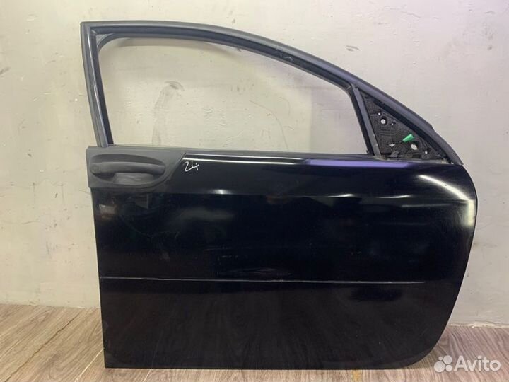 Дверь передняя правая Smart Forfour хетчбэк-5ти