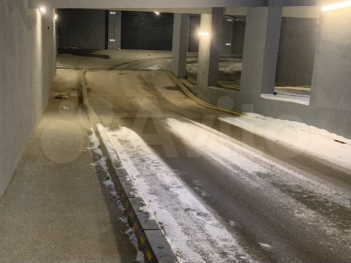 Машиноместо, 13 м²