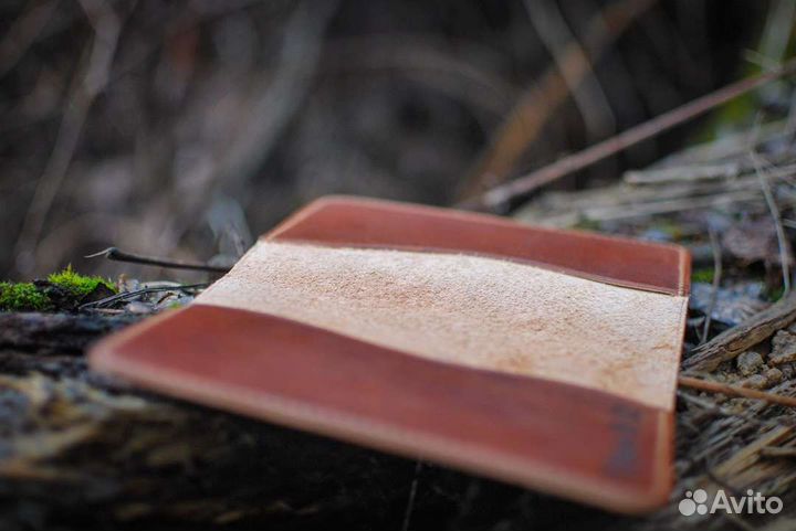 Обложка на паспорт из кожи ручной работы