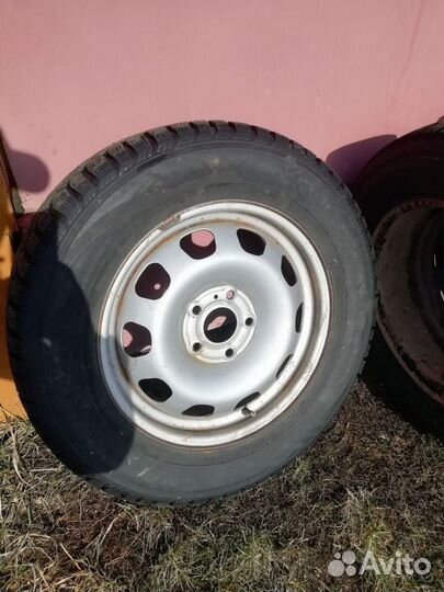 Nordman Nordman 4 215/65 R16