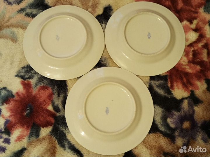 Тарелка СССР десертная, Красный фарфорист