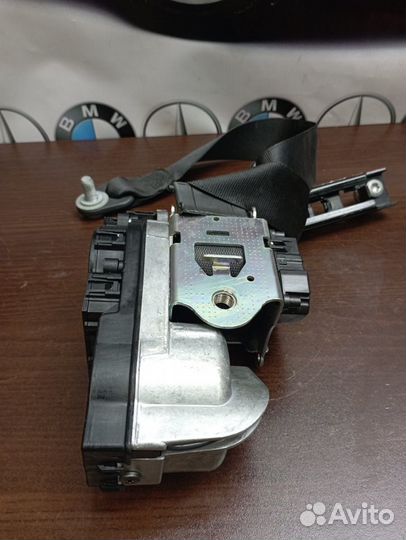 Передний правый ремень безопасности Mercedes w221