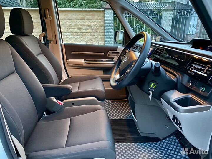 Honda Stepwgn 1.5 CVT, 2016, 67 054 км