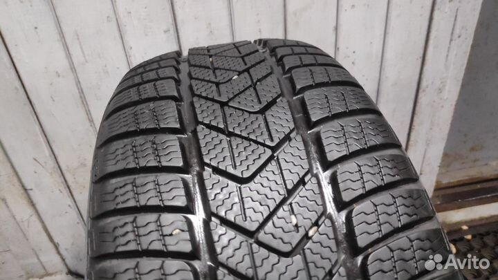 Pirelli Winter Sottozero 3 225/40 R19 93H
