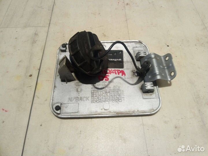 Лючок топливного бака Hyundai-Kia Spectra (2рест)