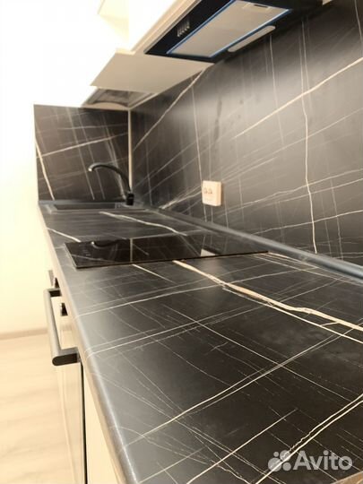 Кухня в студию до потолка ксп:18483