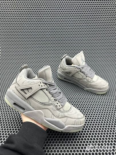 Кроссовки Nike Air Jordan 4 Retro Kaws