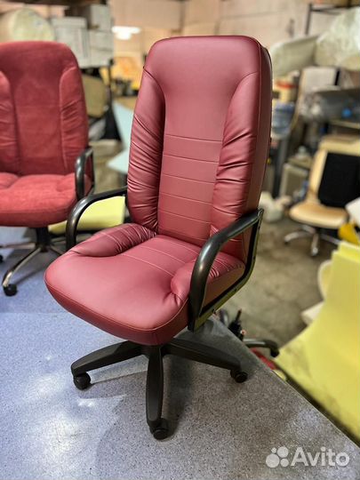 Офисное кресло