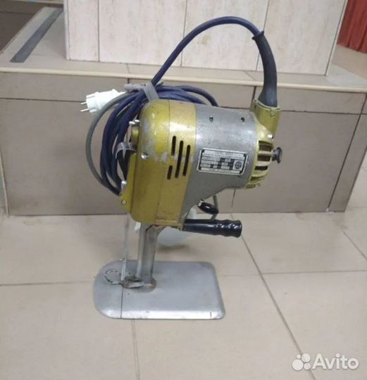 Сабельный раскройный нож