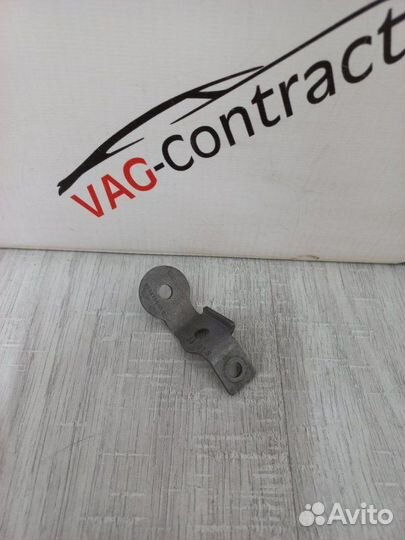 Кронштейн Volkswagen Touareg 1 рест 3.0 TDI 2008