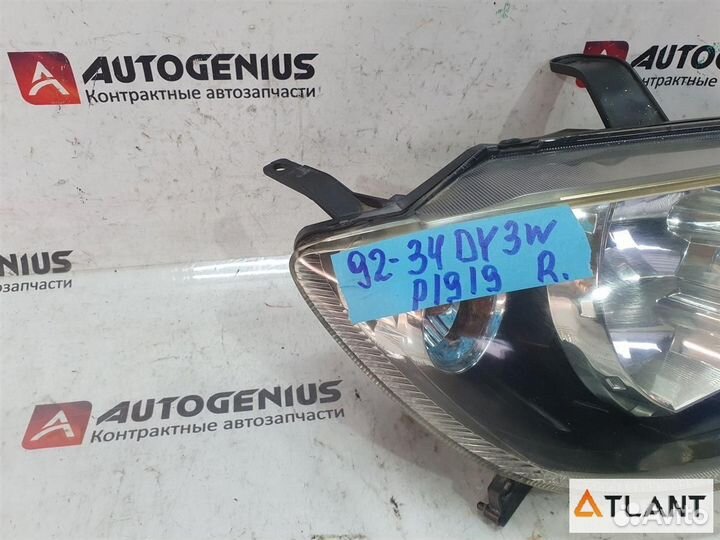 Фара передняя правая mazda demio