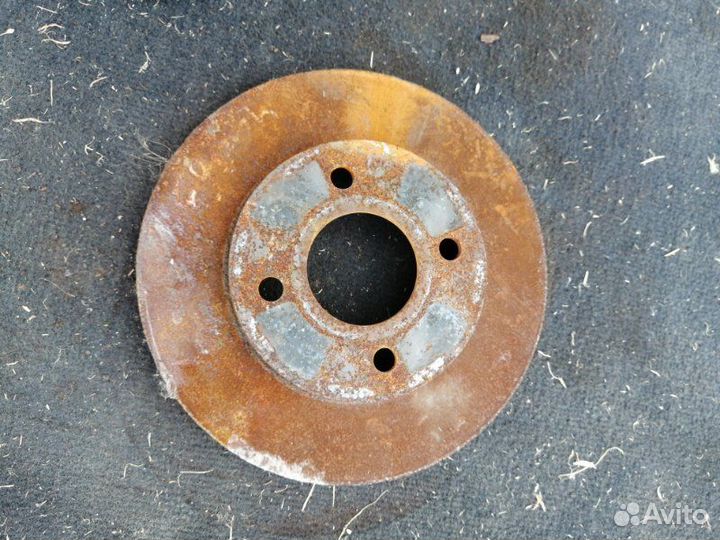 Тормозной диск передний Nissan Cube Z11