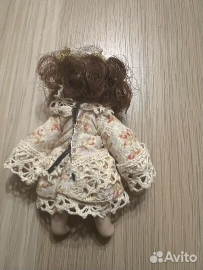 Кукла-девочка для миниатюры 1:12