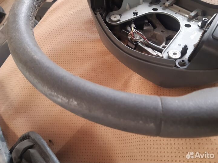 Руль на toyota avensis